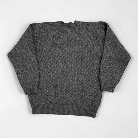 Tommy Bahama Long Sleeve V Neck Cashmere Sweater Men's Size Large Grey Knit - Picture 2 of 9